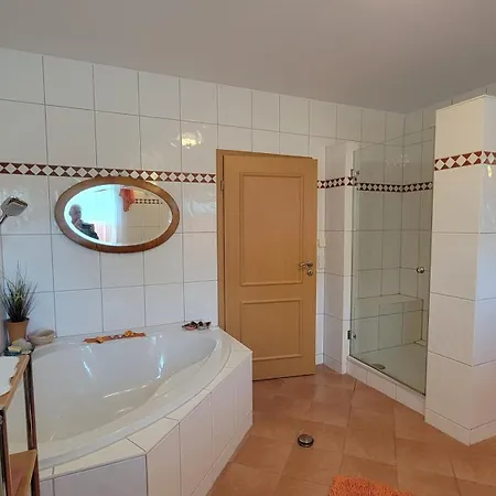 Hus Suennschien Mariendorf *